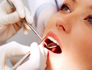 trồng răng implant có đau không